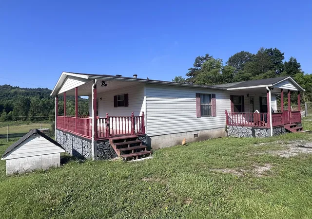 Photo 2 of Single family home for sale at 122 Blue Holw Rd, Frakes, KY 40940 | MLS# 26023955 | Listing updated on 2026-09-01