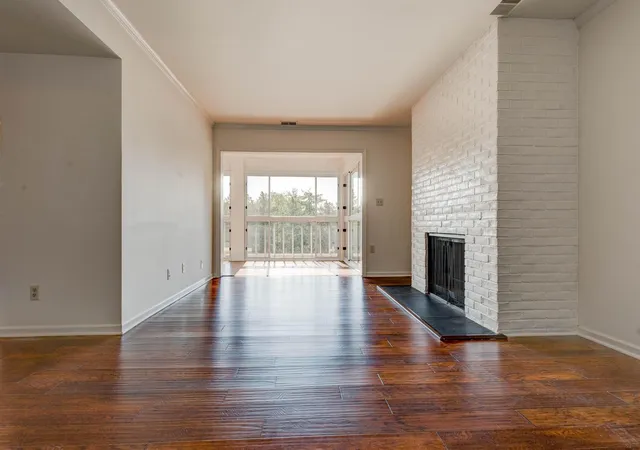 Photo 4 of Sale Pending at 395 Redding Rd #242, Lexington, KY 40517 | MLS# 26024373 | Listing updated on 2026-09-11