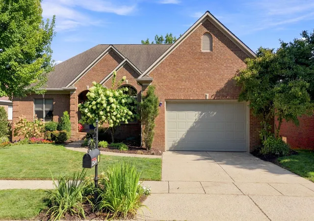 Photo 2 of Single family home for sale at 2524 Sungale Ct, Lexington, KY 40513 | MLS# 26024115 | Listing updated on 2026-09-14