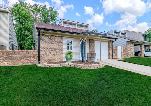Photo 3 of Sale Pending at 1740 Prairie Cir, Lexington, KY 40515 | MLS# 26024112 | Listing updated on 2026-10-20