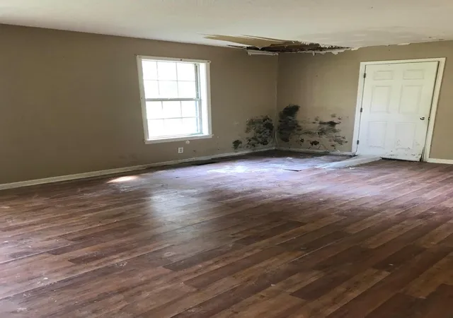 Photo 4 of Sale Pending at 278 Tom Ln Rd, Benton, KY 42025 | MLS# 26023979 | Listing updated on 2026-10-25
