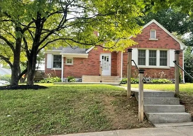 Photo 1 of Sale Pending at 101 Romany Rd, Lexington, KY 40502 | MLS# 26023993 | Listing updated on 2026-09-15