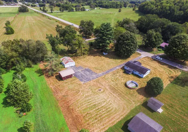 Photo 2 of Single family home for sale at 625 Ky 213, Jeffersonville, KY 40337 | MLS# 26023984 | Listing updated on 2026-09-19