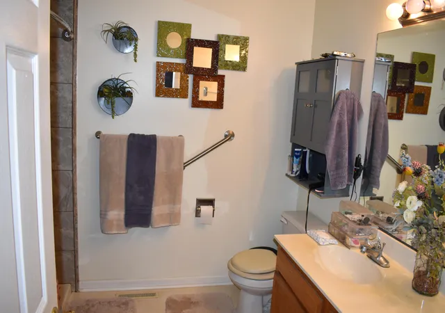 Photo 3 of Single family home for sale at 1875 Creekview Dr, Paducah, KY 42003 | MLS# 26024170 | Listing updated on 2026-09-03