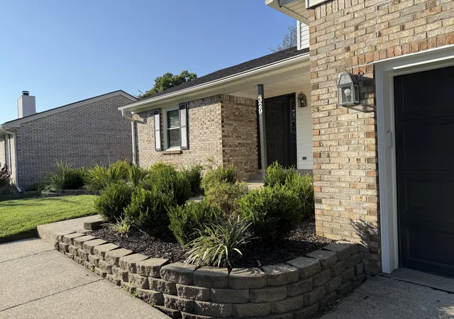 Photo 1 of Single family home for sale at 329 Stonegate Way, Lexington, KY 40503 | MLS# 26024034 | Listing updated on 2026-09-11