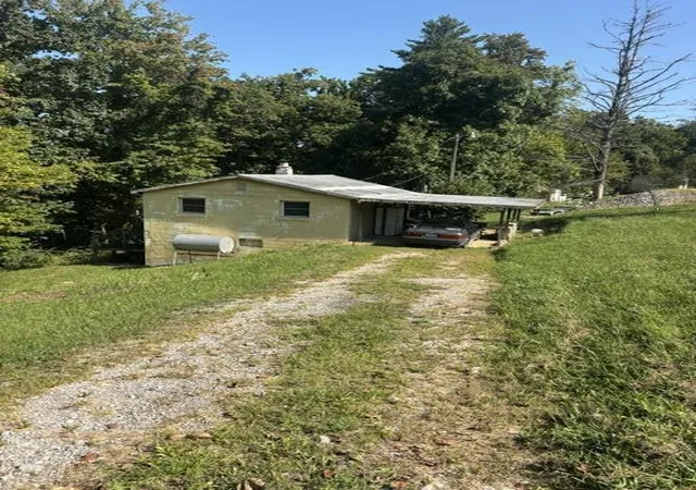 Photo 11 of Sale Pending at 809 Dixie Bnd Rd, Burnside, KY 42519 | MLS# 26024514 | Listing updated on 2026-09-16
