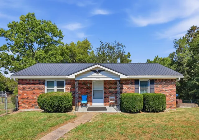 Photo 1 of Single family home for sale at 1000 Puncheon Crk Rd, Lawrenceburg, KY 40342 | MLS# 26024166 | Listing updated on 2026-09-06