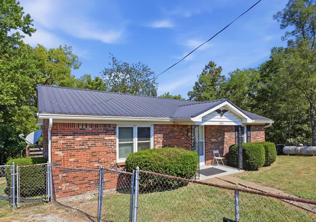 Photo 3 of Single family home for sale at 1000 Puncheon Crk Rd, Lawrenceburg, KY 40342 | MLS# 26024166 | Listing updated on 2026-09-06