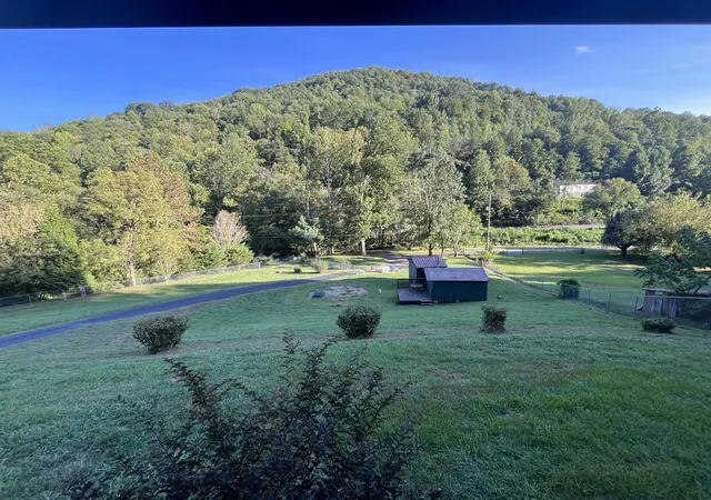 Photo 2 of Single family home for sale at 341 Long Branch Right Frk Rd, Arjay, KY 40902 | MLS# 26024009 | Listing updated on 2026-09-11