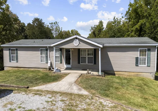Photo 1 of Single family home for sale at 2748 Corinth Hinton Rd, Corinth, KY 41010 | MLS# 26024027 | Listing updated on 2026-09-02
