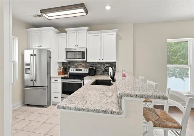 Listing Photo 4 - Condo for sale in building located at 572 Moon Bay Dr, Kuttawa, KY 42055 - Unit #5