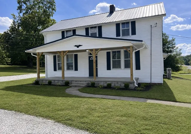 Photo 4 of Sale Pending at 11304 Irvine Rd, Winchester, KY 40391 | MLS# 26024178 | Listing updated on 2026-10-21
