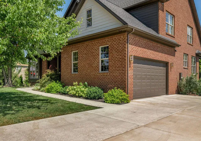 Photo 4 of Single family home for sale at 136 Seahawk Trl, Midway, KY 40347 | MLS# 26024375 | Listing updated on 2026-10-05