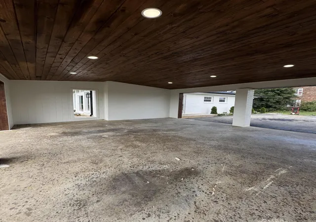 Photo 3 of Single family home for sale at 139 Malibu Dr, Owingsville, KY 40360 | MLS# 26024156 | Listing updated on 2026-10-04