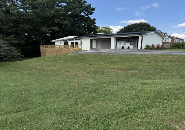 Photo 3 of Single family home for sale at 139 Malibu Dr, Owingsville, KY 40360 | MLS# 26024156 | Listing updated on 2026-10-09