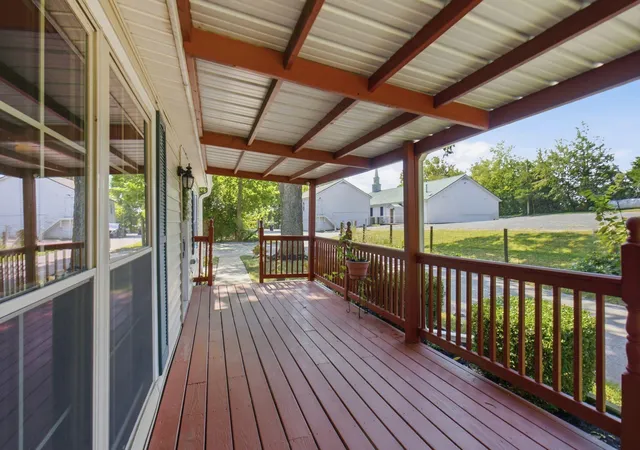 Photo 4 of Sale Pending at 1418 Old Railroad Rd, Nicholasville, KY 40356 | MLS# 26024044 | Listing updated on 2026-09-05