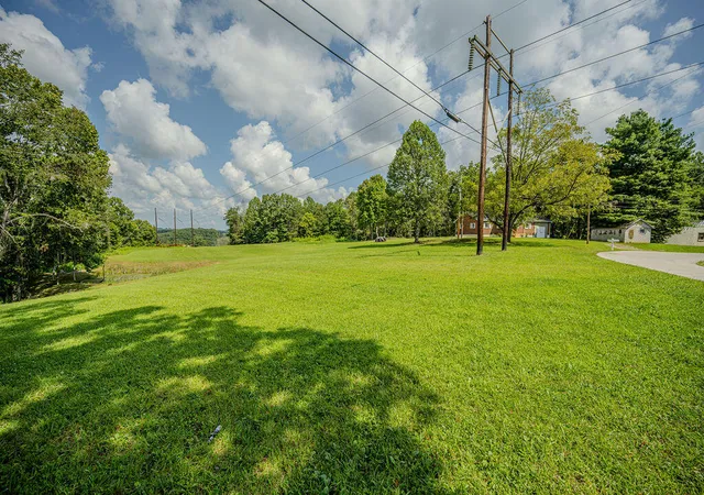 Photo 1 of Single family home for sale at 228 Belle Point Rd, Beattyville, KY 41311 | MLS# 26024106 | Listing updated on 2026-09-14