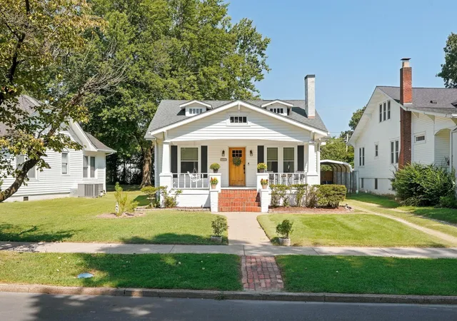 Photo 1 of Single family home for sale at 3225 Jefferson St, Paducah, KY 42001 | MLS# 26024454 | Listing updated on 2026-09-09