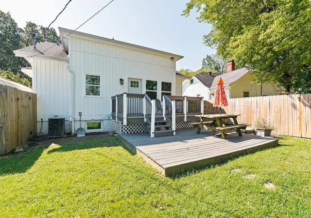 Photo 3 of Single family home for sale at 3225 Jefferson St, Paducah, KY 42001 | MLS# 26024454 | Listing updated on 2026-09-09