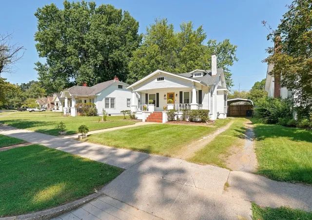 Photo 4 of Single family home for sale at 3225 Jefferson St, Paducah, KY 42001 | MLS# 26024454 | Listing updated on 2026-09-09