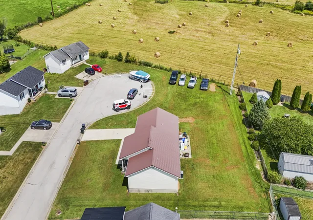 Photo 3 of Single family home for sale at 912 Martha Branch Dr, Mount Sterling, KY 40353 | MLS# 26024190 | Listing updated on 2026-09-03
