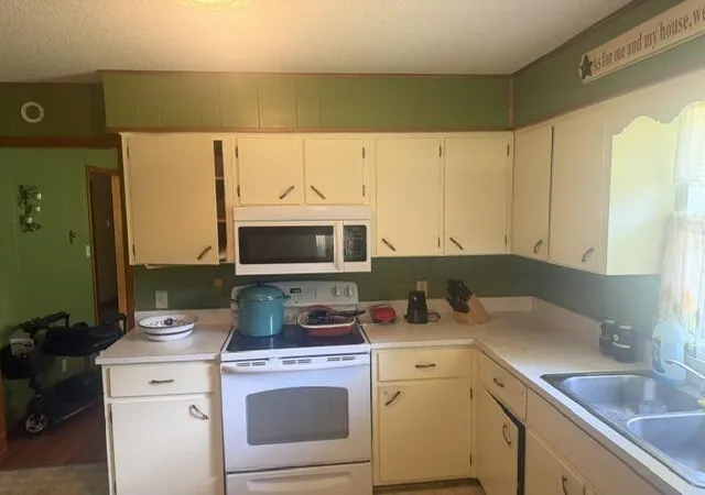 Photo 2 of Single family home for sale at 10660 Sonora Hardin Springs Rd, Eastview, KY 42732 | MLS# 26024068 | Listing updated on 2026-09-02