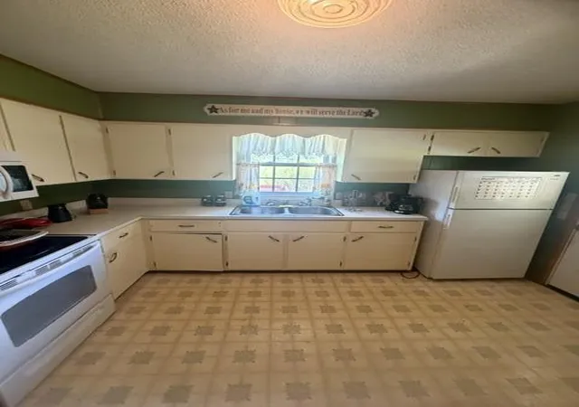 Photo 3 of Single family home for sale at 10660 Sonora Hardin Springs Rd, Eastview, KY 42732 | MLS# 26024068 | Listing updated on 2026-09-02