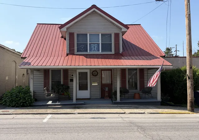 Single family home for sale at 232 W Main St, Carlisle, KY 40311 | MLS# 26024073