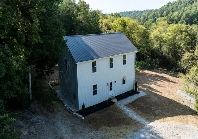 Single family home for sale at 560 Meece Rd, Somerset, KY 42501 | MLS# 26024144