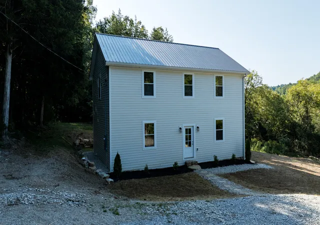 Photo 2 of Single family home for sale at 560 Meece Rd, Somerset, KY 42501 | MLS# 26024144 | Listing updated on 2026-09-14