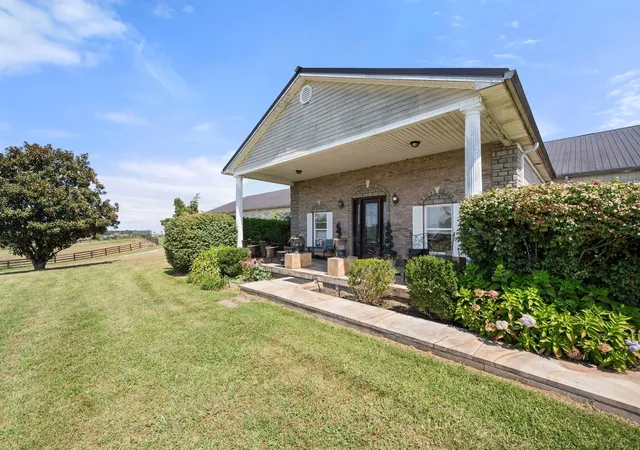 Photo 4 of House for sale at 880 Louisville Farms Rd, Coxs Creek, KY 40013 | MLS# 26024072 | Listing updated on 2026-10-13
