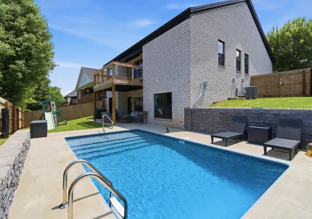 Photo 2 of Single family home for sale at 112 Wisteria Ln, Frankfort, KY 40601 | MLS# 26024099 | Listing updated on 2026-10-14