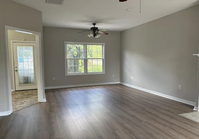 Photo 3 of Single family home for sale at 213 Skyline Dr, Georgetown, KY 40324 | MLS# 26024848 | Listing updated on 2026-10-22