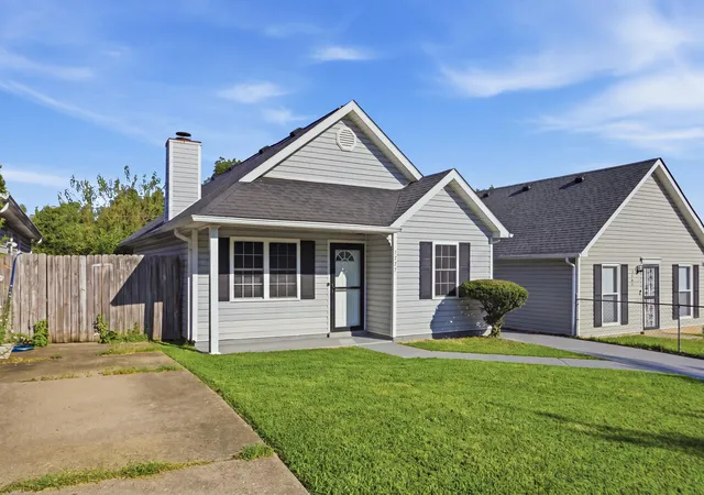 Photo 3 of Single family home for sale at 1777 Gerald Dr, Lexington, KY 40511 | MLS# 26024151 | Listing updated on 2026-09-14