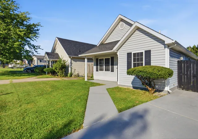 Photo 3 of Single family home for sale at 1777 Gerald Dr, Lexington, KY 40511 | MLS# 26024151 | Listing updated on 2026-09-14