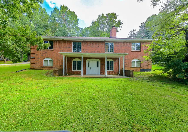Photo 1 of Single family home for sale at 8804 Watterson Trl, Louisville, KY 40299 | MLS# 26025085 | Listing updated on 2026-09-11