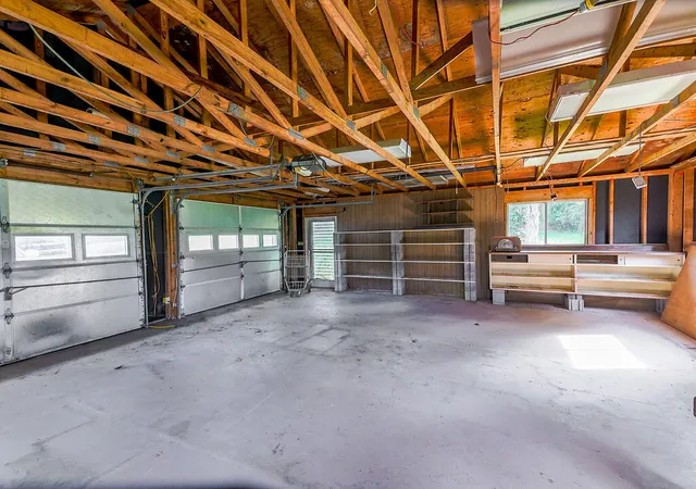 Photo 77 of Single family home for sale at 8804 Watterson Trl, Louisville, KY 40299 | MLS# 26025085 | Listing updated on 2026-09-11