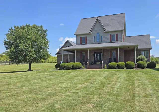 Photo 4 of House for sale at 2080 Muir Sta Rd, Lexington, KY 40516 | MLS# 26024127 | Listing updated on 2026-09-04