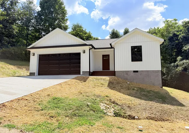 Photo 3 of Sale Pending at 40 Sandstone Dr, Mt Vernon, KY 40456 | MLS# 26024140 | Listing updated on 2026-09-05