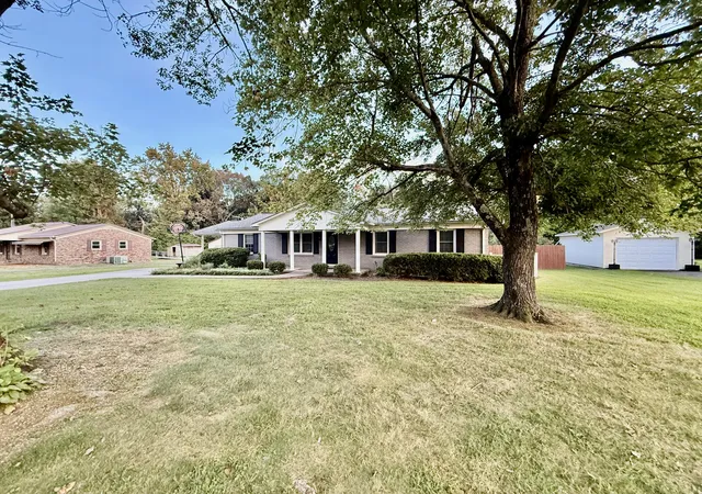 Photo 2 of Sale Pending at 153 Southern Hts, Mayfield, KY 42066 | MLS# 26024533 | Listing updated on 2026-09-10