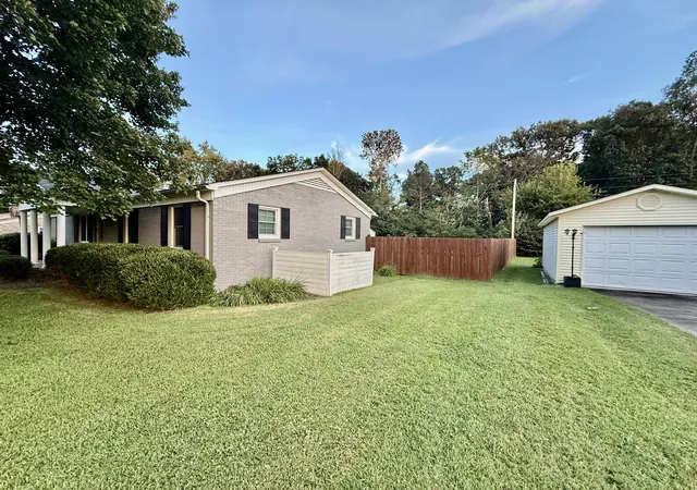 Photo 2 of Sale Pending at 153 Southern Hts, Mayfield, KY 42066 | MLS# 26024533 | Listing updated on 2026-09-10