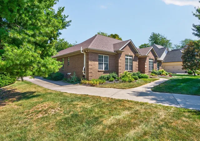 Photo 3 of Sale Pending at 1245 Birmingham Ln, Lexington, KY 40513 | MLS# 26024169 | Listing updated on 2026-09-10