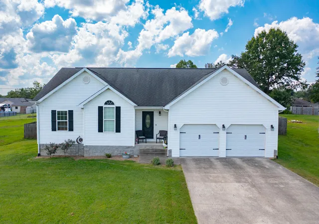 Photo 1 of Single family home for sale at 3403 Barbourville Rd, London, KY 40744 | MLS# 26024161 | Listing updated on 2026-09-02