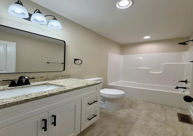 Photo 3 of Single family home for sale at 1701 Keenland Dr, Murray, KY 42071 | MLS# 26024153 | Listing updated on 2026-09-16