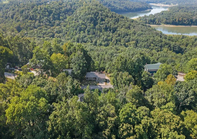 Photo 2 of Single family home for sale at 3925 Hickory Hl Dr, Somerset, KY 42503 | MLS# 26024238 | Listing updated on 2026-09-21