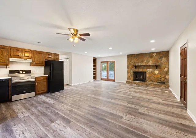 Photo 3 of Single family home for sale at 3925 Hickory Hl Dr, Somerset, KY 42503 | MLS# 26024238 | Listing updated on 2026-09-21