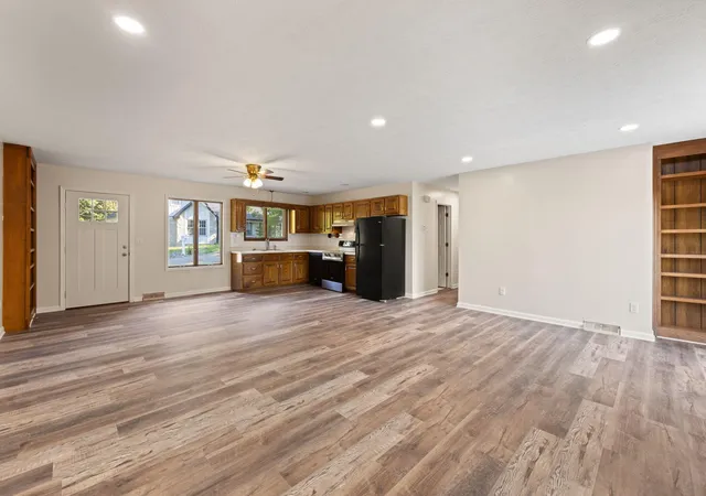 Photo 4 of Single family home for sale at 3925 Hickory Hl Dr, Somerset, KY 42503 | MLS# 26024238 | Listing updated on 2026-09-21