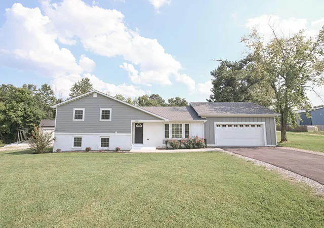 Photo 1 of Sale Pending at 2063 State Hwy 58 E, Mayfield, KY 42066 | MLS# 26024469 | Listing updated on 2026-09-11