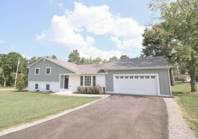 Photo 2 of Sale Pending at 2063 State Hwy 58 E, Mayfield, KY 42066 | MLS# 26024469 | Listing updated on 2026-09-11