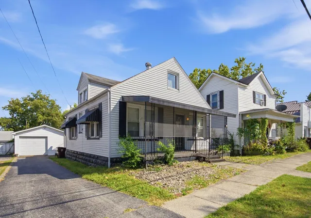 Photo 3 of Single family home for sale at 5 S Burns Ave, Winchester, KY 40391 | MLS# 26024165 | Listing updated on 2026-09-29